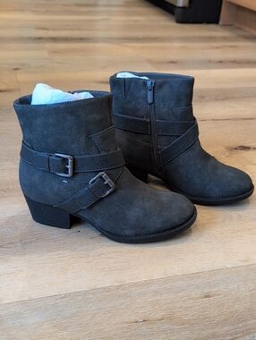 HP Gray Suede Ankle Bootie with Buckle Straps 8 Wide